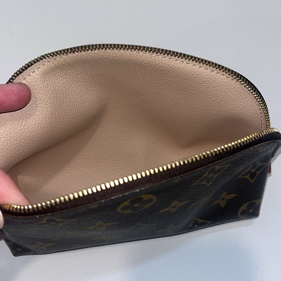 Louis Vuitton Monogram PM Cosmetic Makeup Bag - Picture 8 of 8